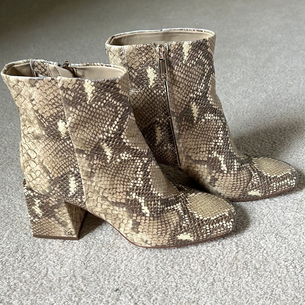 Sam Edelman Daruby bootie wheat/snake print. Size 6.5